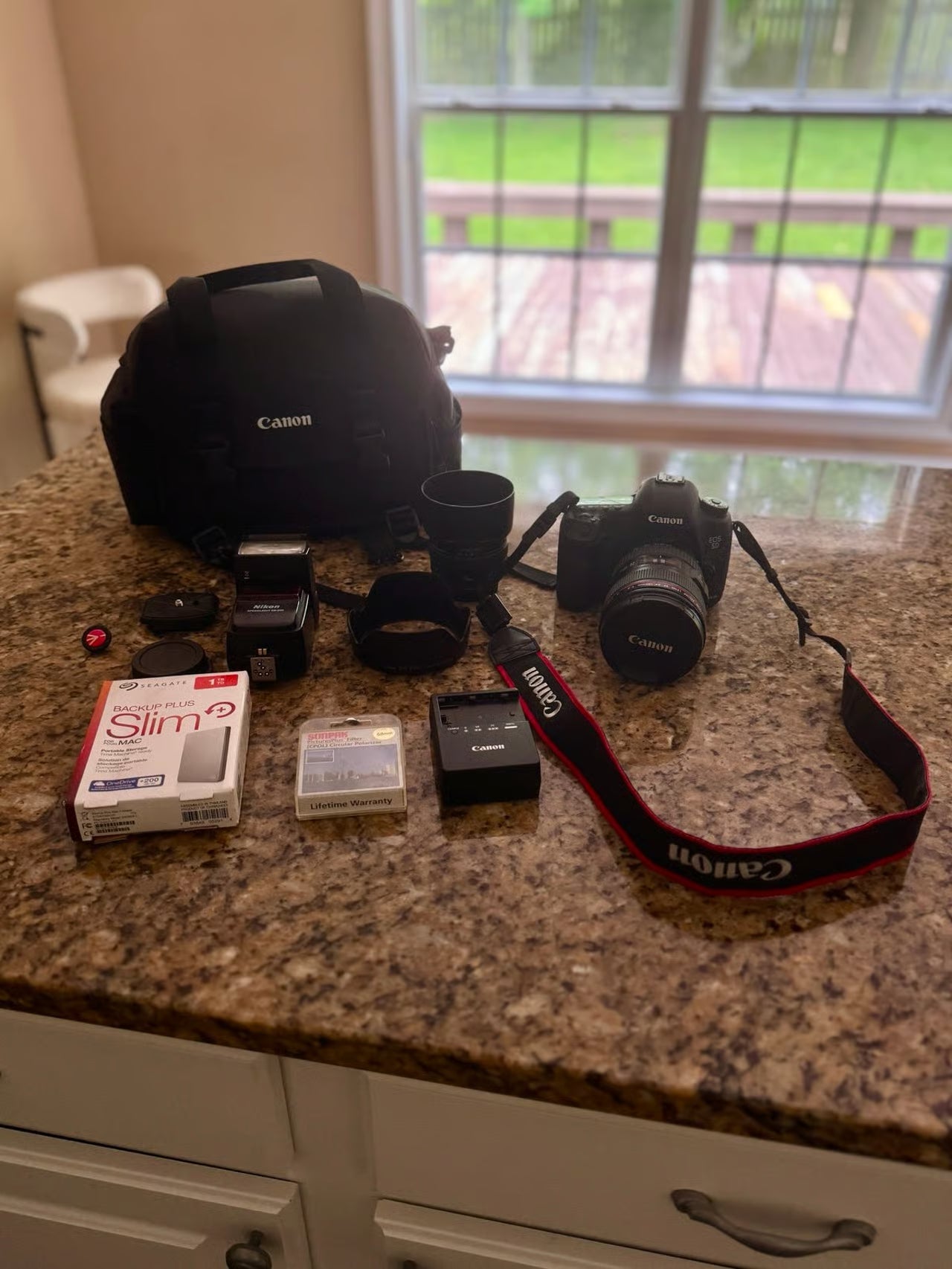 Canon EOS 5D Mark III Bundle