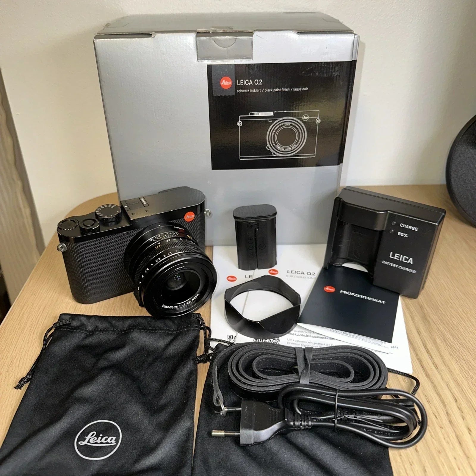 Leica Q2 47.3MP - Box, Accessories, Complete Set! - US Seller