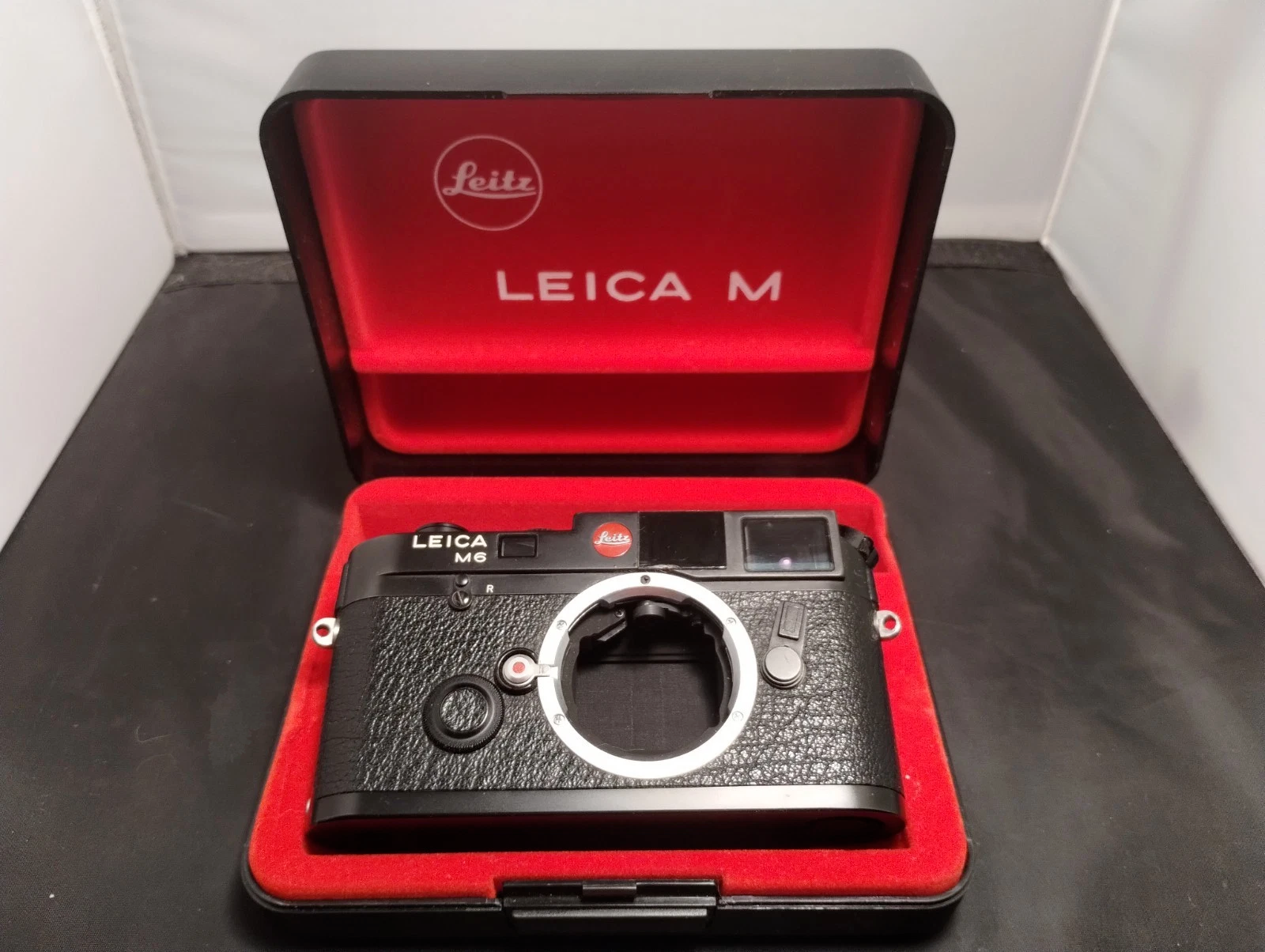 Leica M6 Black non-TTL Rangefinder Film Camera Body w/strap and original box