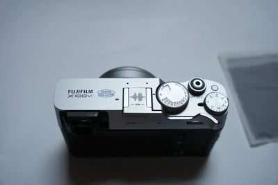 Fujifilm X100VI Silver + Box & Accessories | 23mm f/2 | Excellent Condition