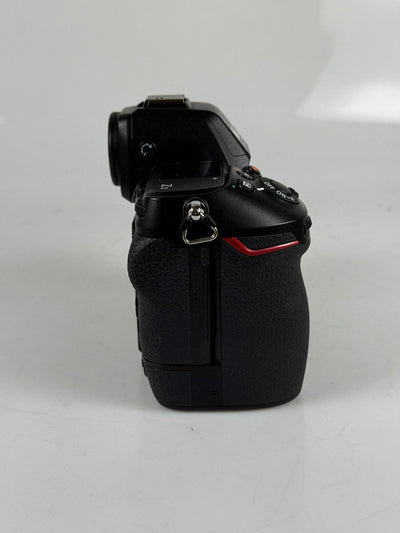 Nikon Z8 Mirrorless Digital Camera 45.7MP Z8 Body