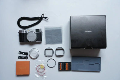 Fujifilm X100VI Silver + Box & Accessories | 23mm f/2 | Excellent Condition