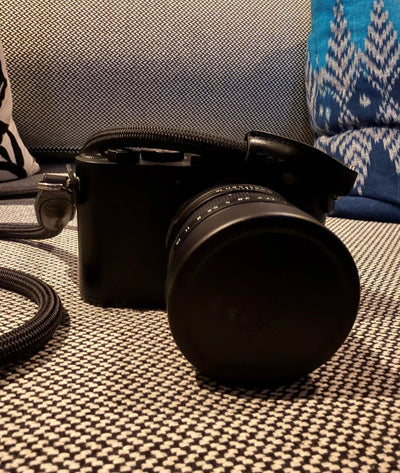 Leica Q2 Monochrom 47.3MP Compact Digital Camera - Black ++ 2 Batteries + Leica